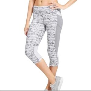 Athleta Sz L Be Free Crop Legging Yoga Pant Gray White Side Pockets Reflective